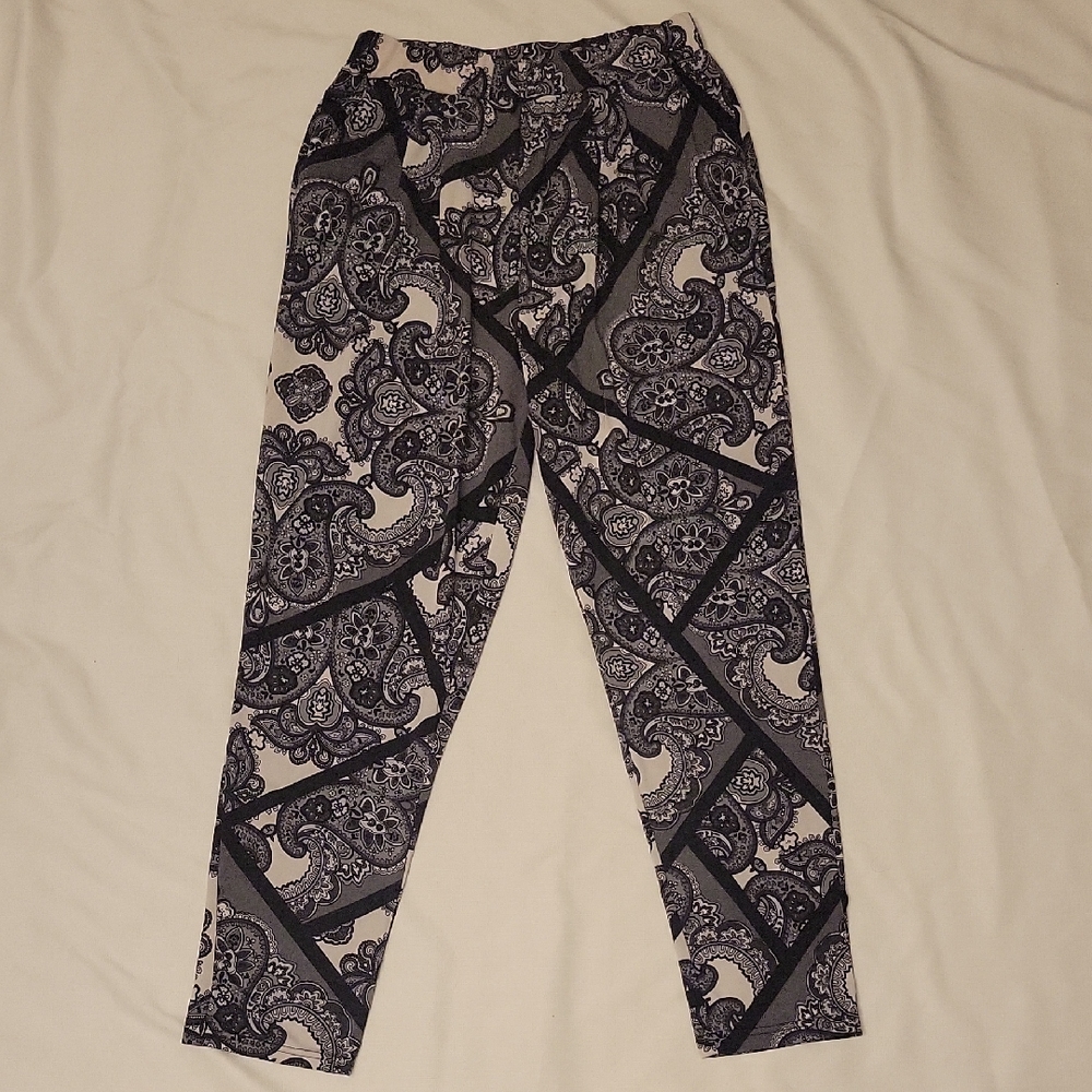 Black and White Paisley Print Pants